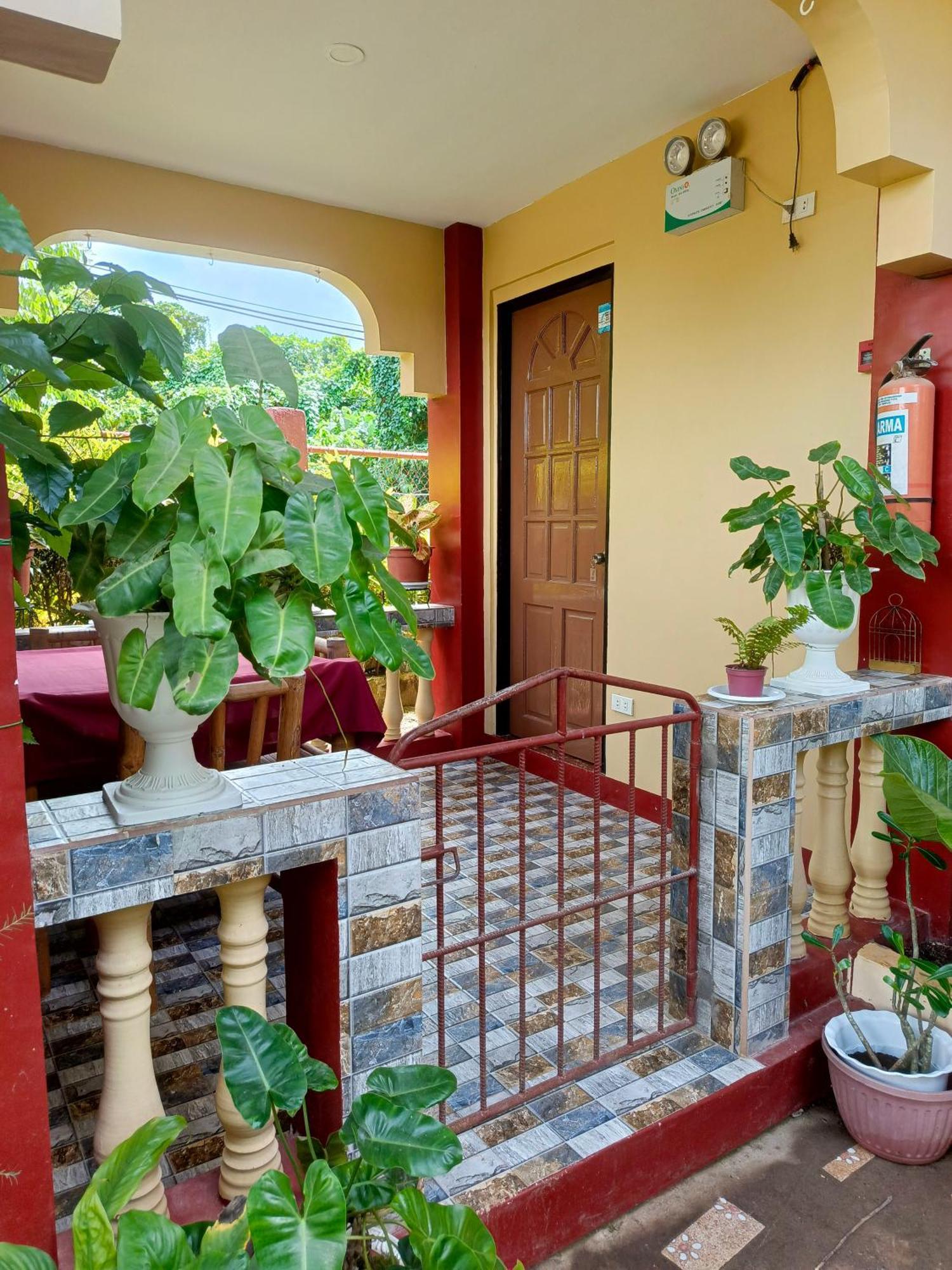 Peace Lily Studio Apartments بنغلاو الغرفة الصورة