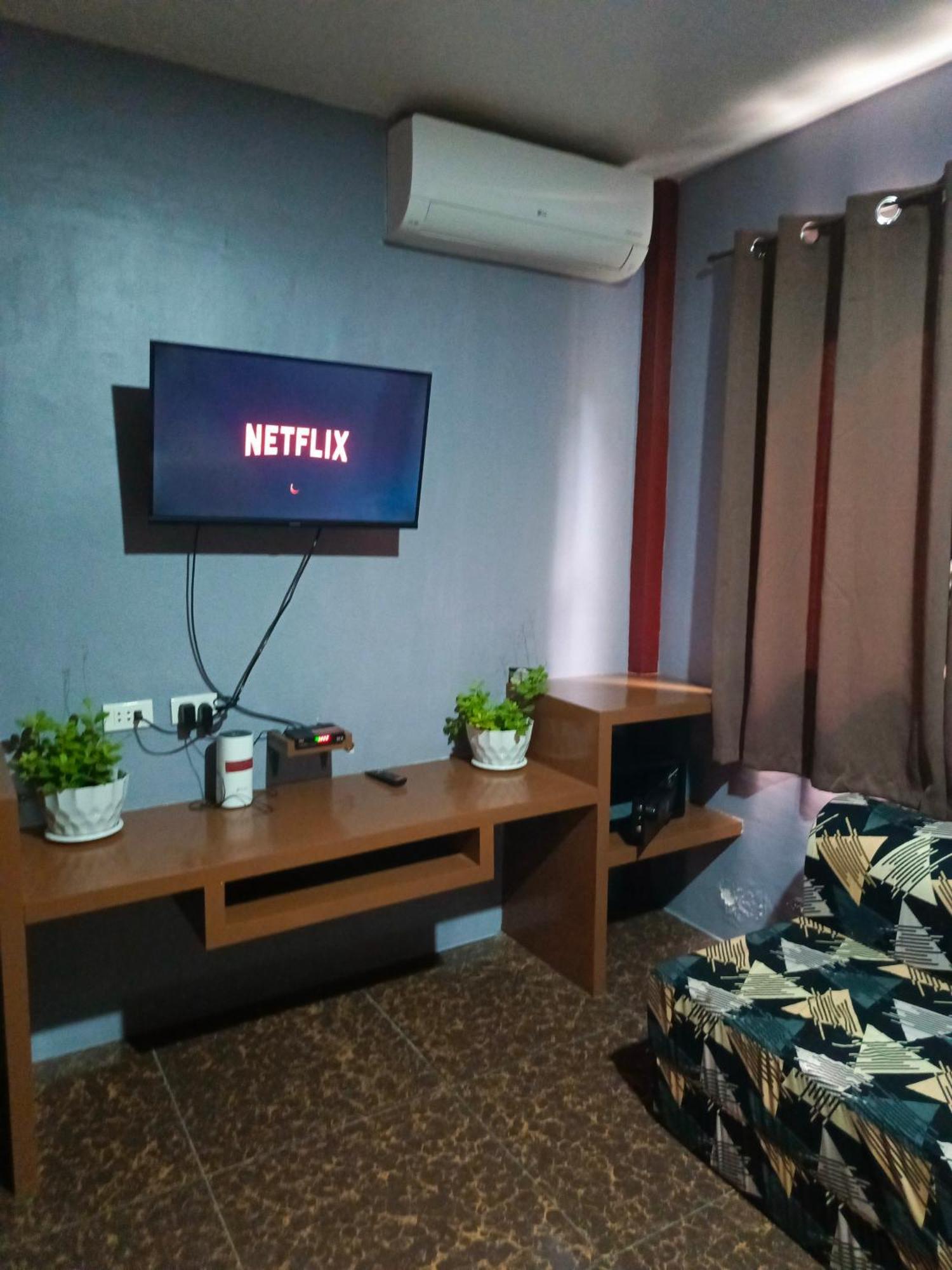 Peace Lily Studio Apartments بنغلاو الغرفة الصورة